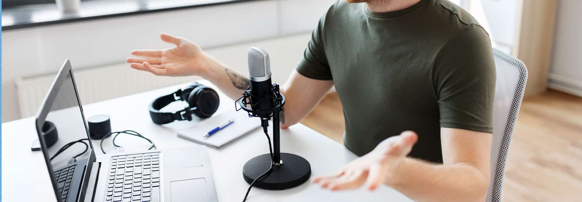 Podcast Marketing: Top 13 Tactics To Grow Your B2B Audience